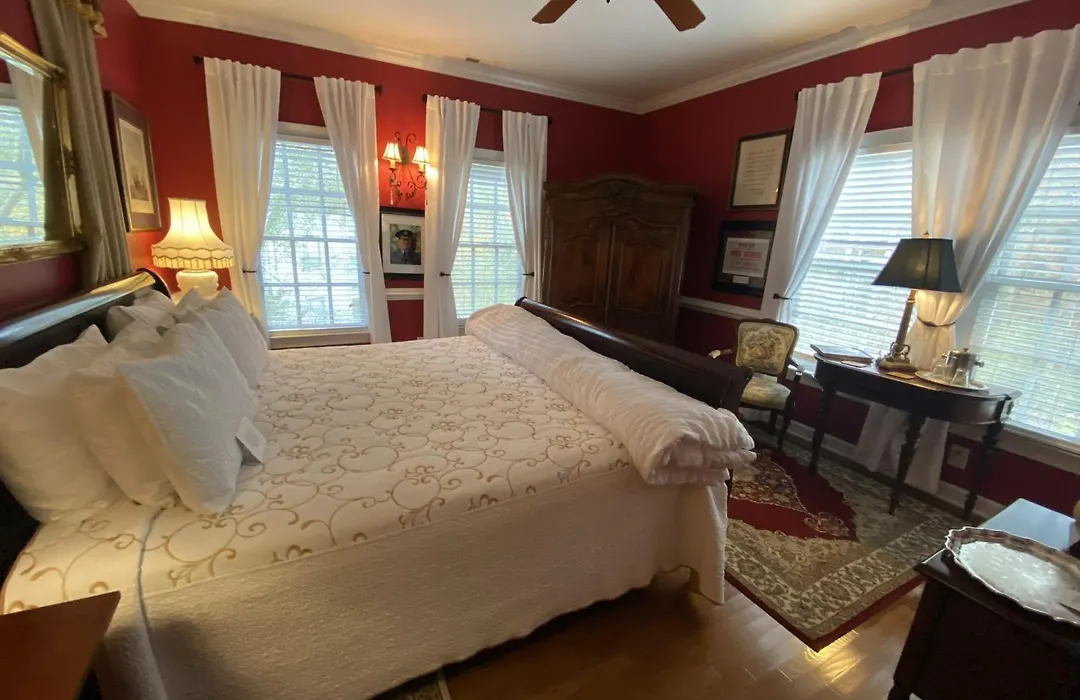 A Williamsburg White House Inn-1